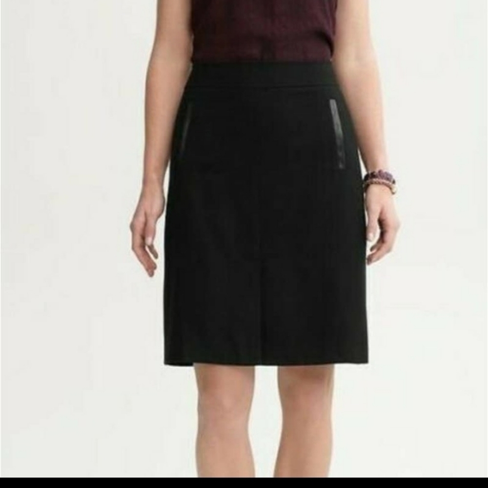 Banana Republic Black Wool Blend Skirt pockets faux leather trim size 2 career
